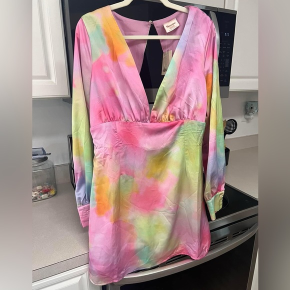 Showpo. Dresses & Skirts - NWT Large Showpo dress 💕